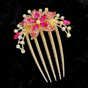 Beautiful pink crystal flower hair comb
